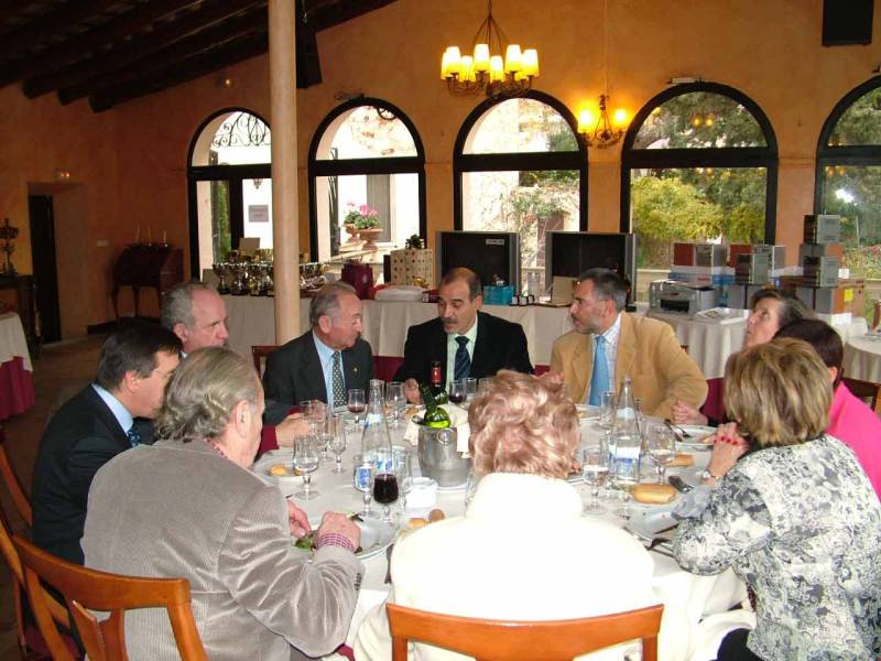 mesa presidencial.jpg